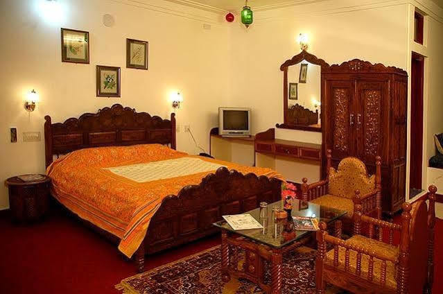 Hotel Pearl Palace อุเดเปอร์ ภายนอก รูปภาพ